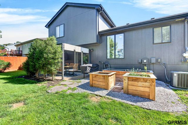 208 Hilton Head Drive, Omaha, NE 68133