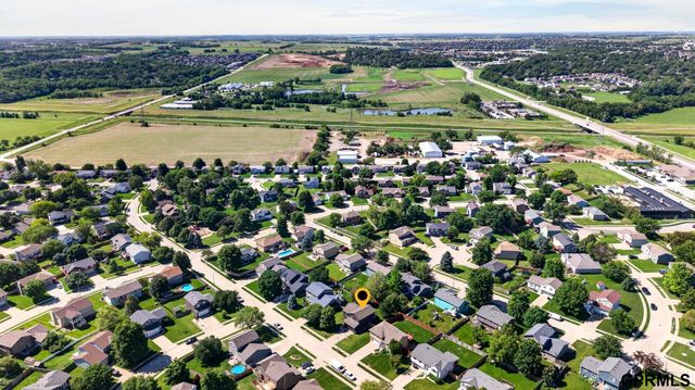 208 Hilton Head Drive, Omaha, NE 68133