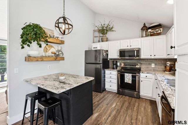 208 Hilton Head Drive, Omaha, NE 68133