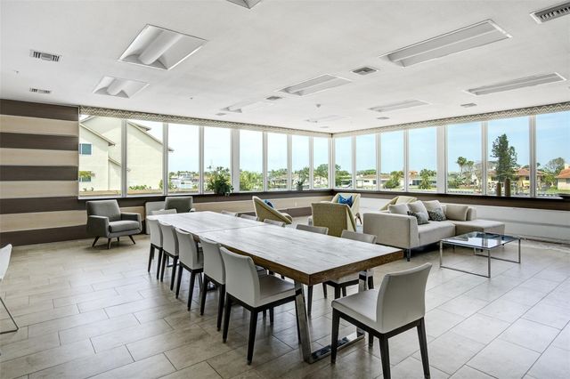 223 ISLAND WAY 5D, Clearwater Beach, FL 33767