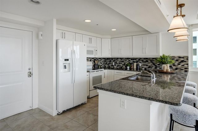 223 ISLAND WAY 5D, Clearwater Beach, FL 33767