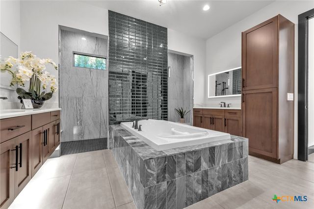 1347 Bordeaux Lane, New Braunfels, TX 78132