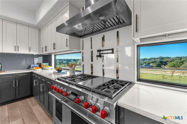 1347 Bordeaux Lane, New Braunfels, TX 78132