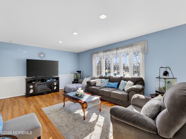 417 Crestview Terrace, Brick, NJ 08723