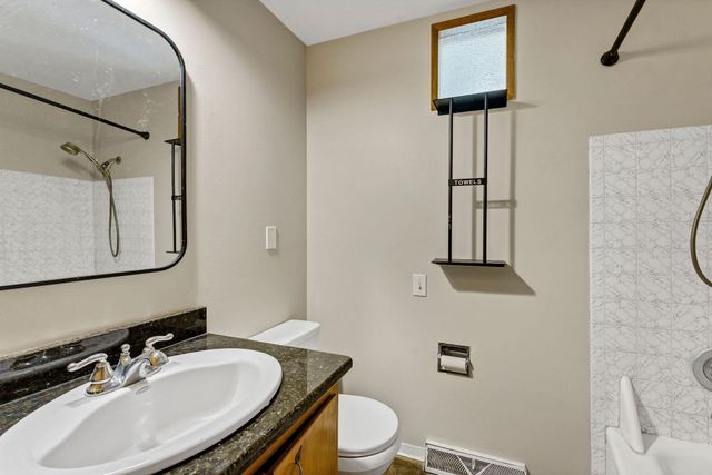 11807 E 16th Ave, Spokane Valley, WA 99206