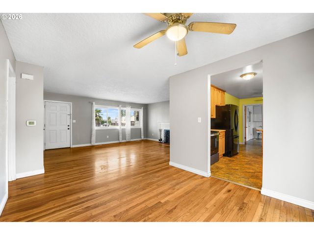 8715 Ne 27TH Ave, Vancouver, WA 98665