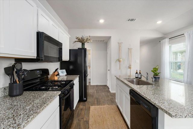 249 Calgary LN, San Marcos, TX 78666
