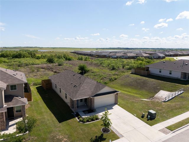 249 Calgary LN, San Marcos, TX 78666