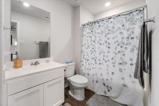 249 Calgary LN, San Marcos, TX 78666