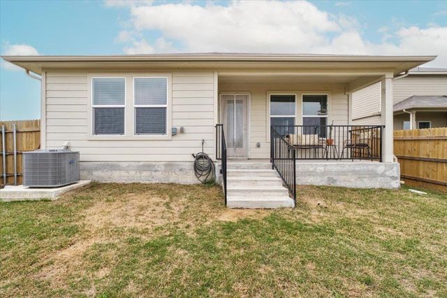 249 Calgary LN, San Marcos, TX 78666