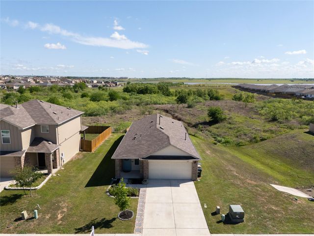 249 Calgary LN, San Marcos, TX 78666