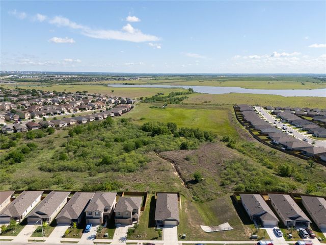 249 Calgary LN, San Marcos, TX 78666