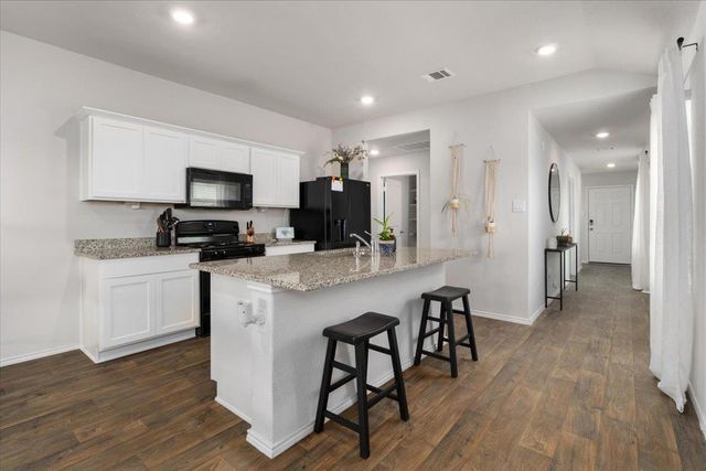 249 Calgary LN, San Marcos, TX 78666