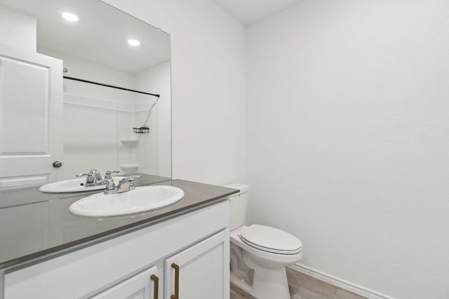 9028 James Bowie, Seguin, TX 78155