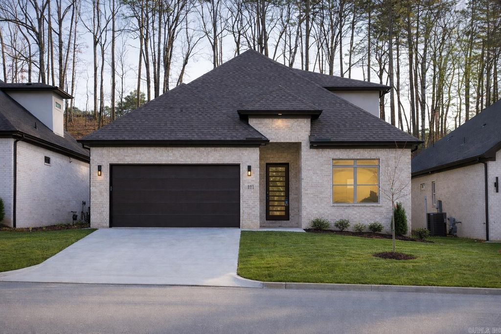 111 Kinley Loop, Little Rock, AR 72223