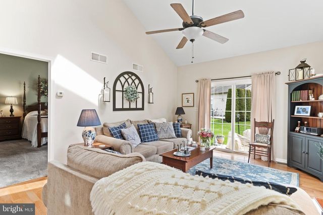 6332 MERCURY DR, Mechanicsburg, PA 17050