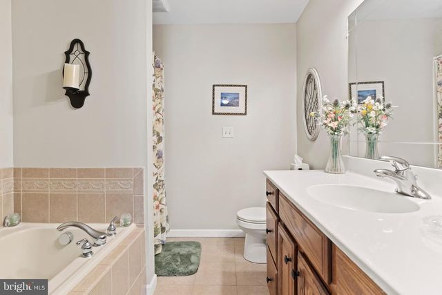6332 MERCURY DR, Mechanicsburg, PA 17050