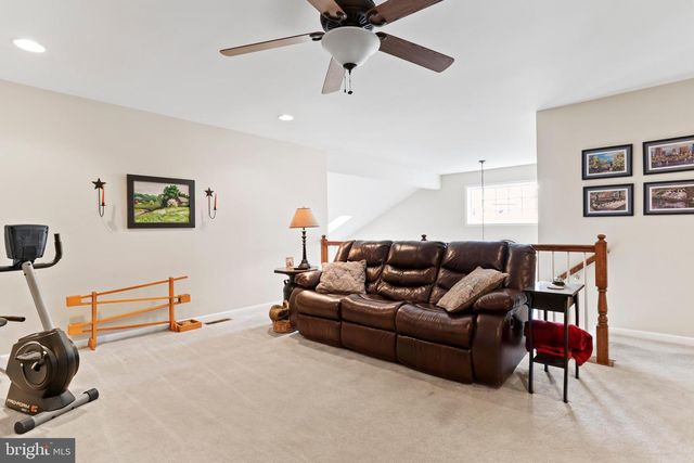 6332 MERCURY DR, Mechanicsburg, PA 17050