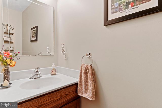 6332 MERCURY DR, Mechanicsburg, PA 17050