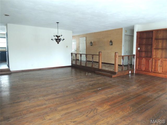 16 Denzel Drive, Greenville, IL 62246