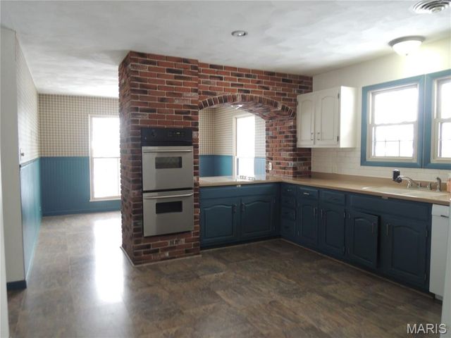 16 Denzel Drive, Greenville, IL 62246