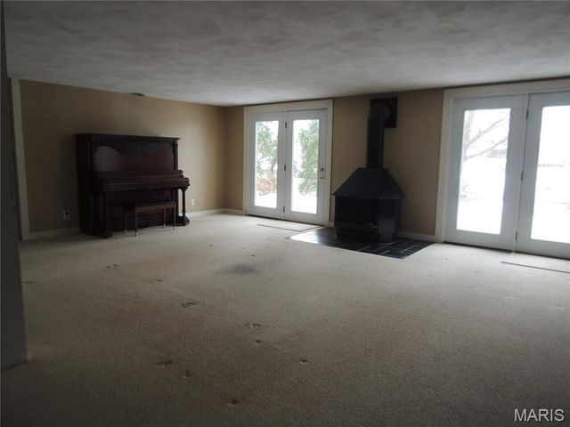 16 Denzel Drive, Greenville, IL 62246