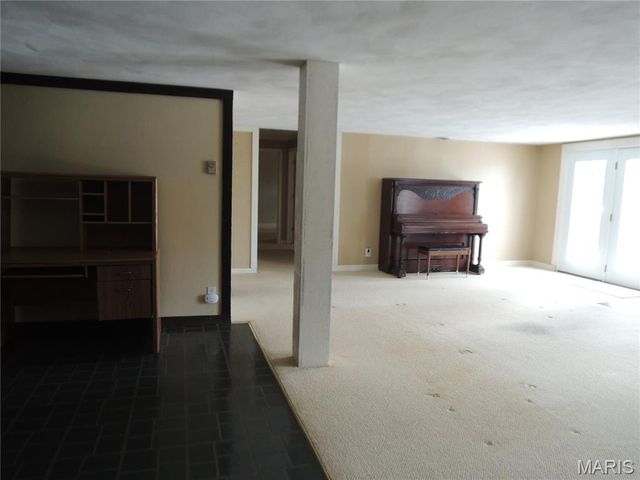 16 Denzel Drive, Greenville, IL 62246