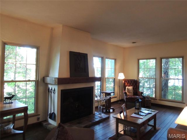 16 Denzel Drive, Greenville, IL 62246