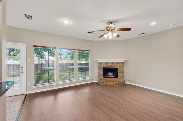 805 Brandon Drive, Seagoville, TX 75159