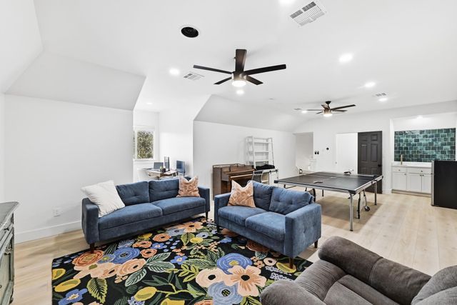 131 Eaton LN, Austin, TX 78737