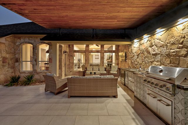 131 Eaton LN, Austin, TX 78737