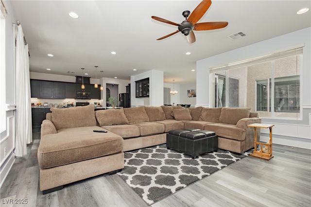 4529 Eagle Nest Peak Street, Las Vegas, NV 89129