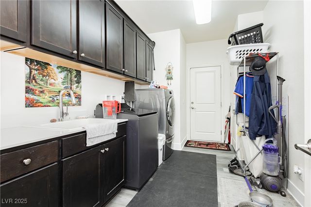 4529 Eagle Nest Peak Street, Las Vegas, NV 89129