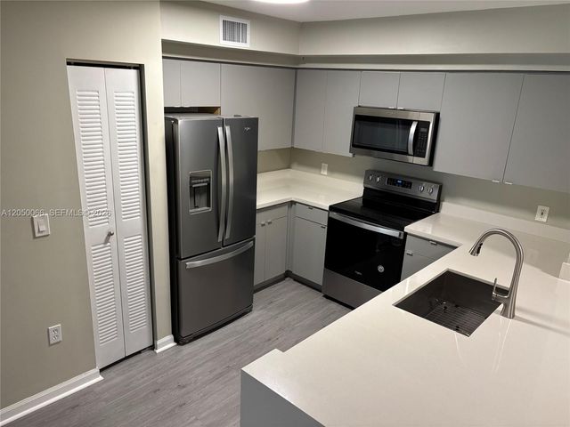 1900 Van Buren St 201B, Hollywood, FL 33020
