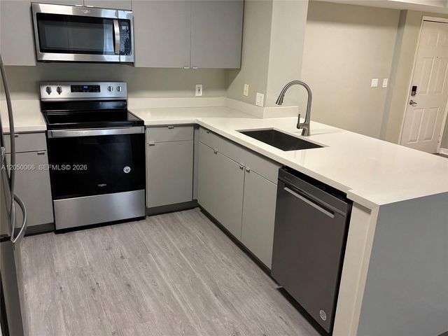 1900 Van Buren St 201B, Hollywood, FL 33020
