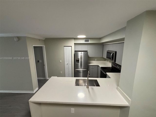 1900 Van Buren St 201B, Hollywood, FL 33020