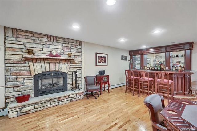 5 Dunderberg Road, Tomkins Cove, NY 10986