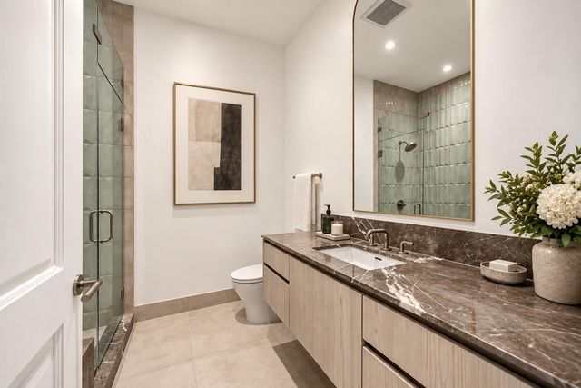 5010 Longmont Drive PH-2, Houston, TX 77056