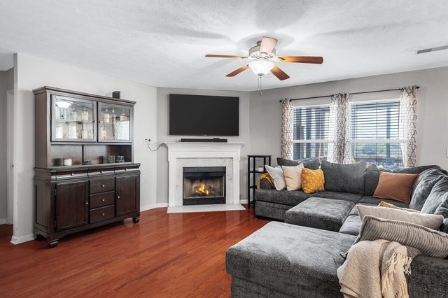 2848 Meadow Gln, Mount Juliet, TN 37122