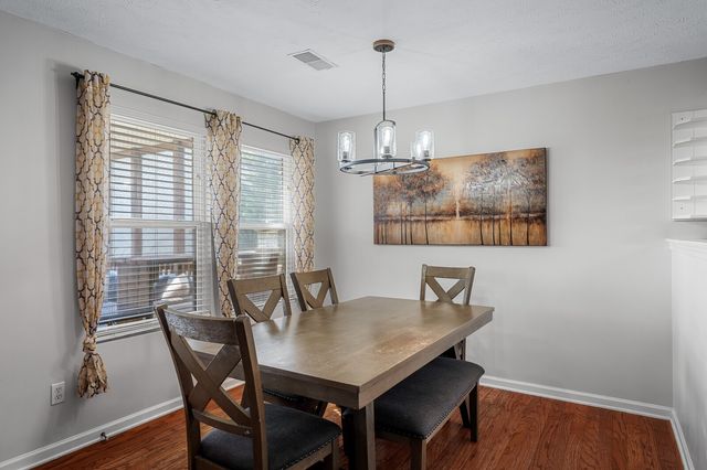 2848 Meadow Gln, Mount Juliet, TN 37122