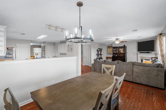 2848 Meadow Gln, Mount Juliet, TN 37122