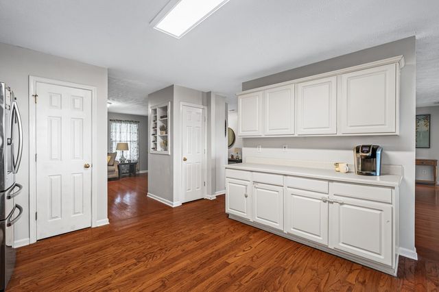 2848 Meadow Gln, Mount Juliet, TN 37122