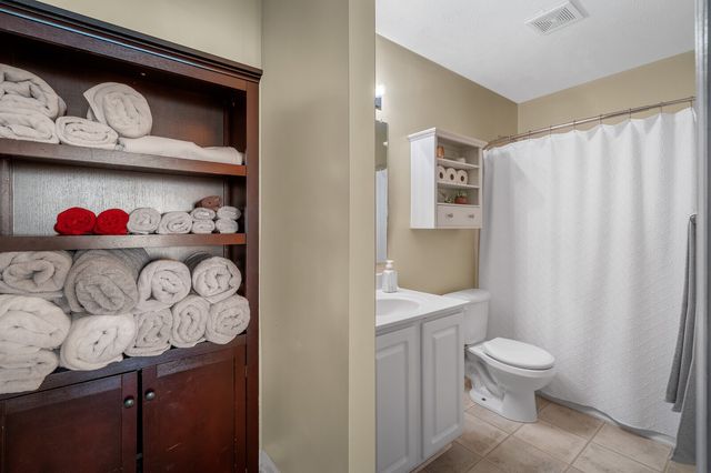 2848 Meadow Gln, Mount Juliet, TN 37122