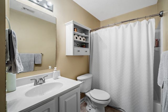 2848 Meadow Gln, Mount Juliet, TN 37122