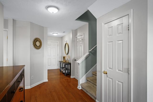 2848 Meadow Gln, Mount Juliet, TN 37122