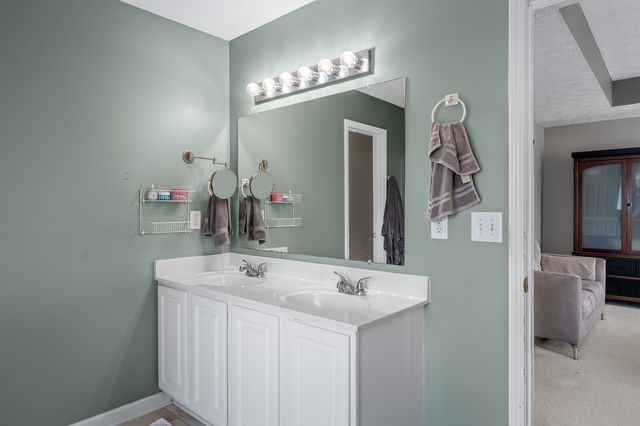 2848 Meadow Gln, Mount Juliet, TN 37122