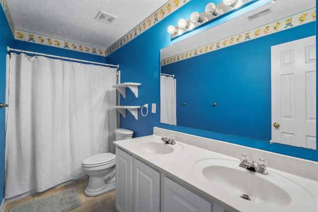 2848 Meadow Gln, Mount Juliet, TN 37122