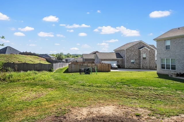 2848 Meadow Gln, Mount Juliet, TN 37122