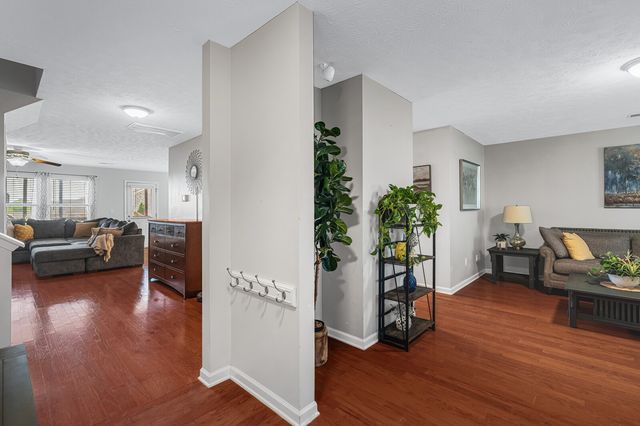 2848 Meadow Gln, Mount Juliet, TN 37122