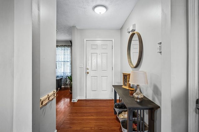 2848 Meadow Gln, Mount Juliet, TN 37122